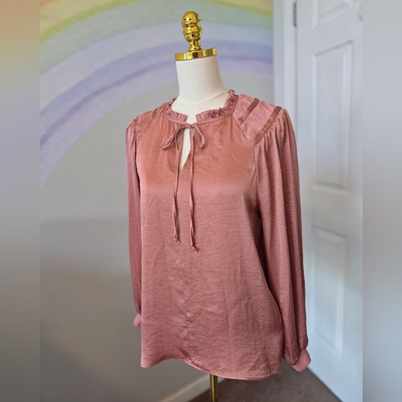Philosophy Tops - Philosophy Republic Collection | Medium | Rose Textured Key Hole Blouse